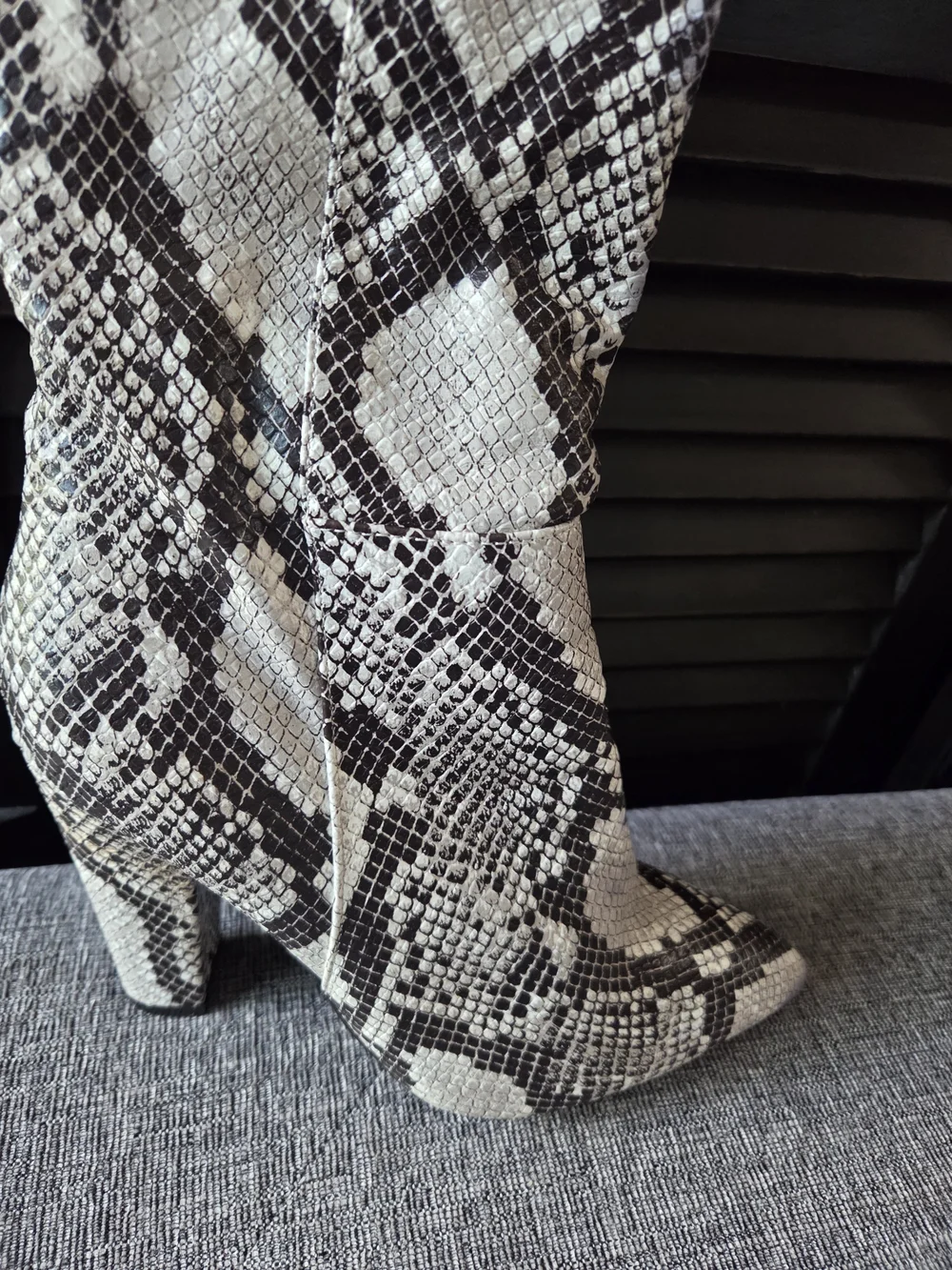Bamboo Womens Snakeskin Over-the-Knee Boots Size 9